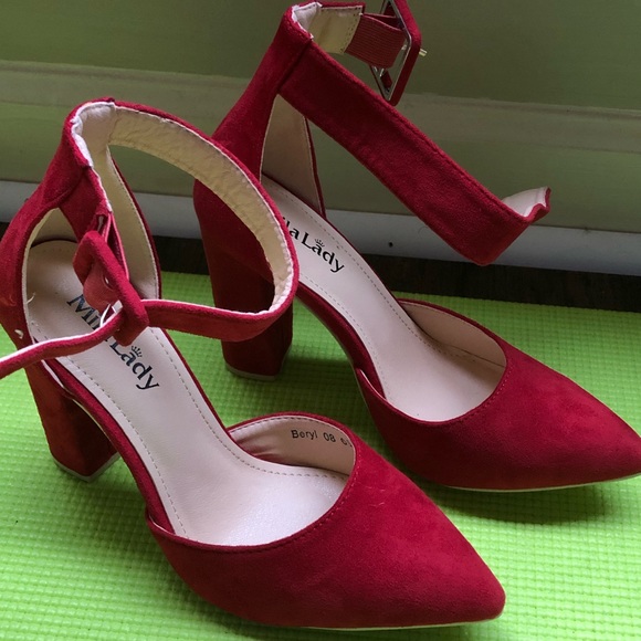 Red heels - Picture 2 of 4